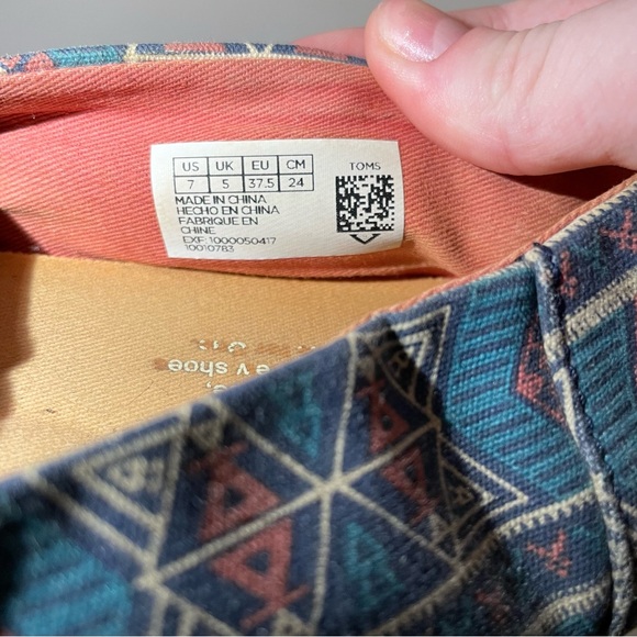 TOMS - Picture 5 of 5